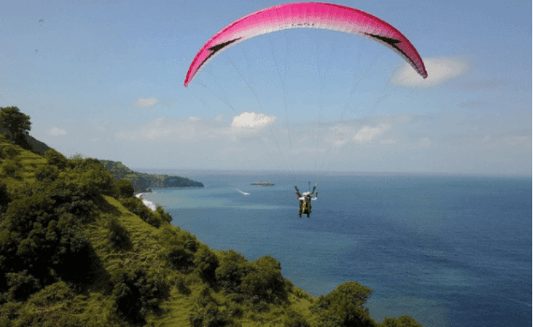 things to do in indonesia, PARAGLIDING